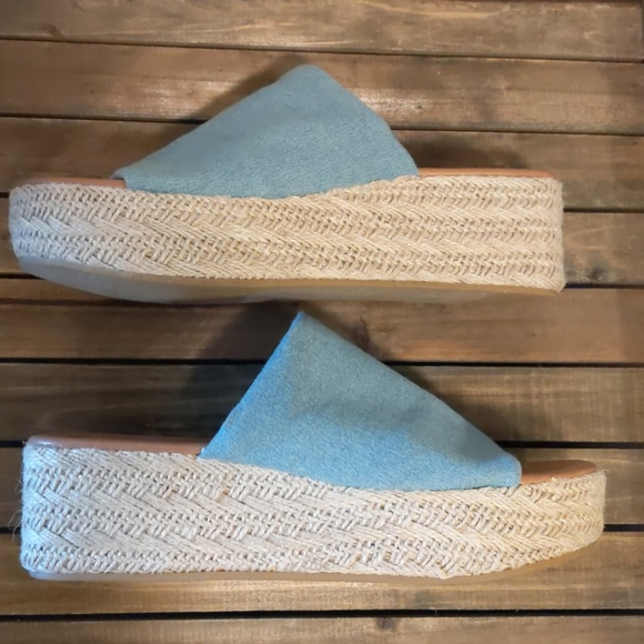 Big Buddha Open Toed Wedge - Picture 7 of 7